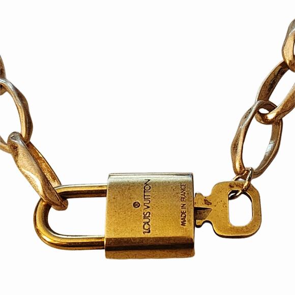 Louis Vuitton Auth Lock & Key Adjustable Length Necklace - Picture 3 of 5